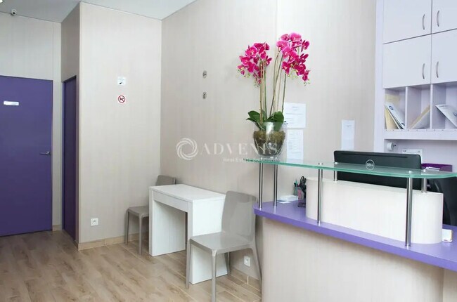 Plus de détails pour Bureau à vendre