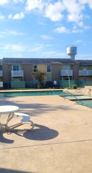 12803 Northborough Dr, Houston, TX à vendre - Photo de l’immeuble – Image 3 sur 47