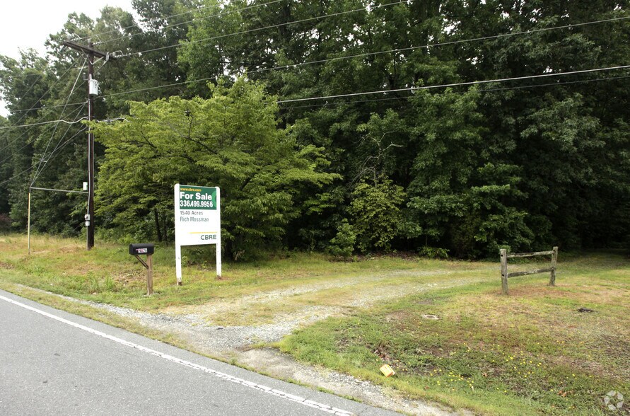 3530 McConnell Rd, Greensboro, NC à louer - Photo principale – Image 2 sur 6