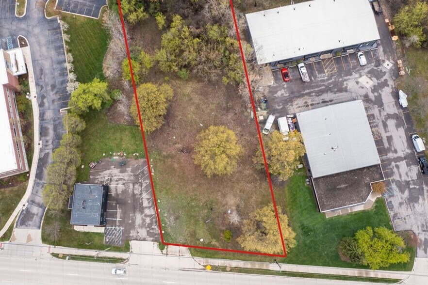44911 Grand River Ave, Novi, MI à vendre - Photo de l’immeuble – Image 2 sur 8