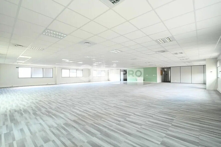 Bureau dans Saint-Priest à louer - Photo de l’immeuble – Image 3 sur 10