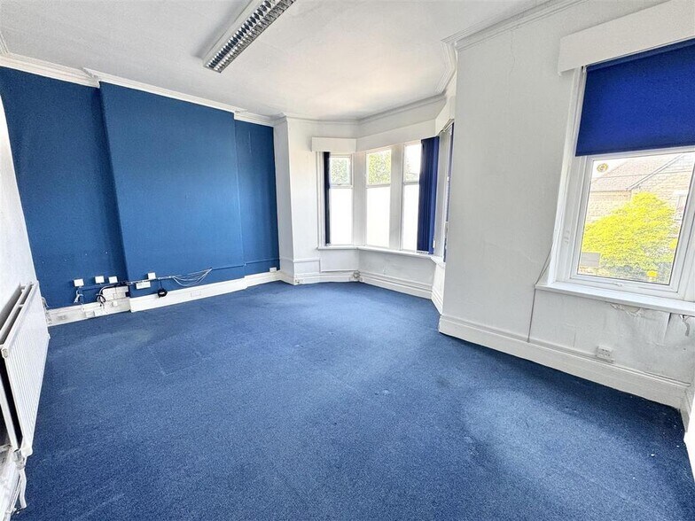 3A Hickman Rd, Penarth à louer - Photo de l’immeuble – Image 3 sur 10