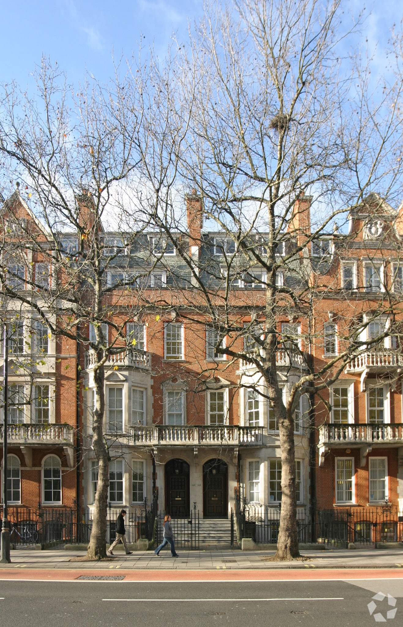 144-146 Buckingham Palace Rd, Londres à louer Photo principale– Image 1 sur 7