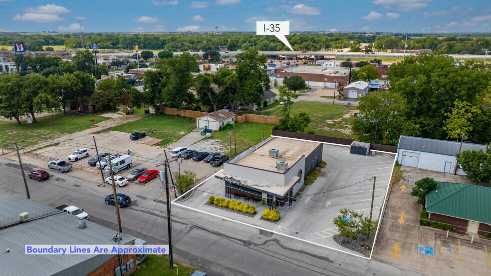 211 N Weaver St, Gainesville, TX à vendre - Photo de l’immeuble – Image 3 sur 42