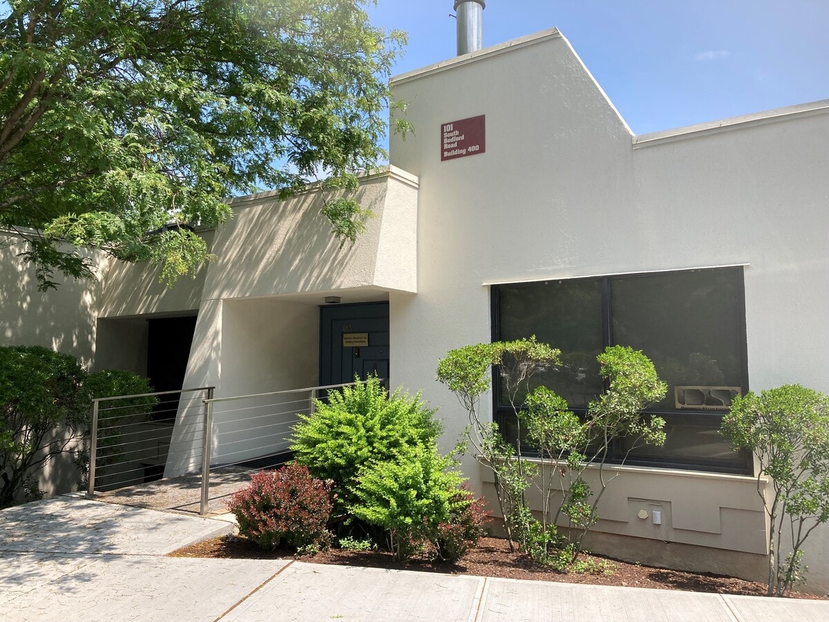 101 S Bedford Rd, Mount Kisco, NY 10549 - Lot 412 - - Photo intérieure - Image 1 of 10