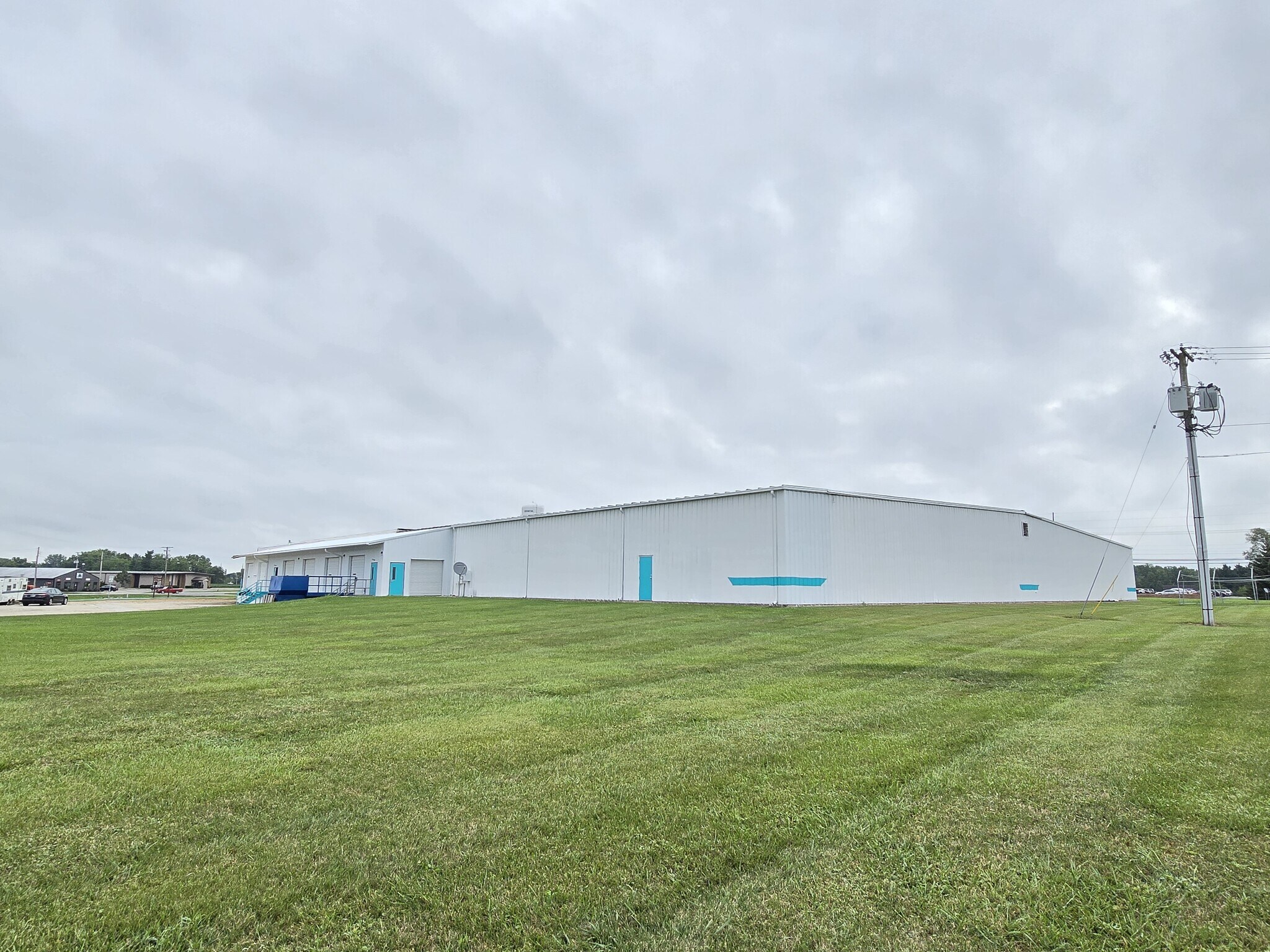 630 High St, Geneva, IN à vendre Photo principale– Image 1 sur 13