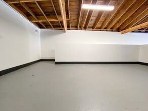 940 SE Madison St, Portland, OR à louer Photo intérieure– Image 2 sur 8