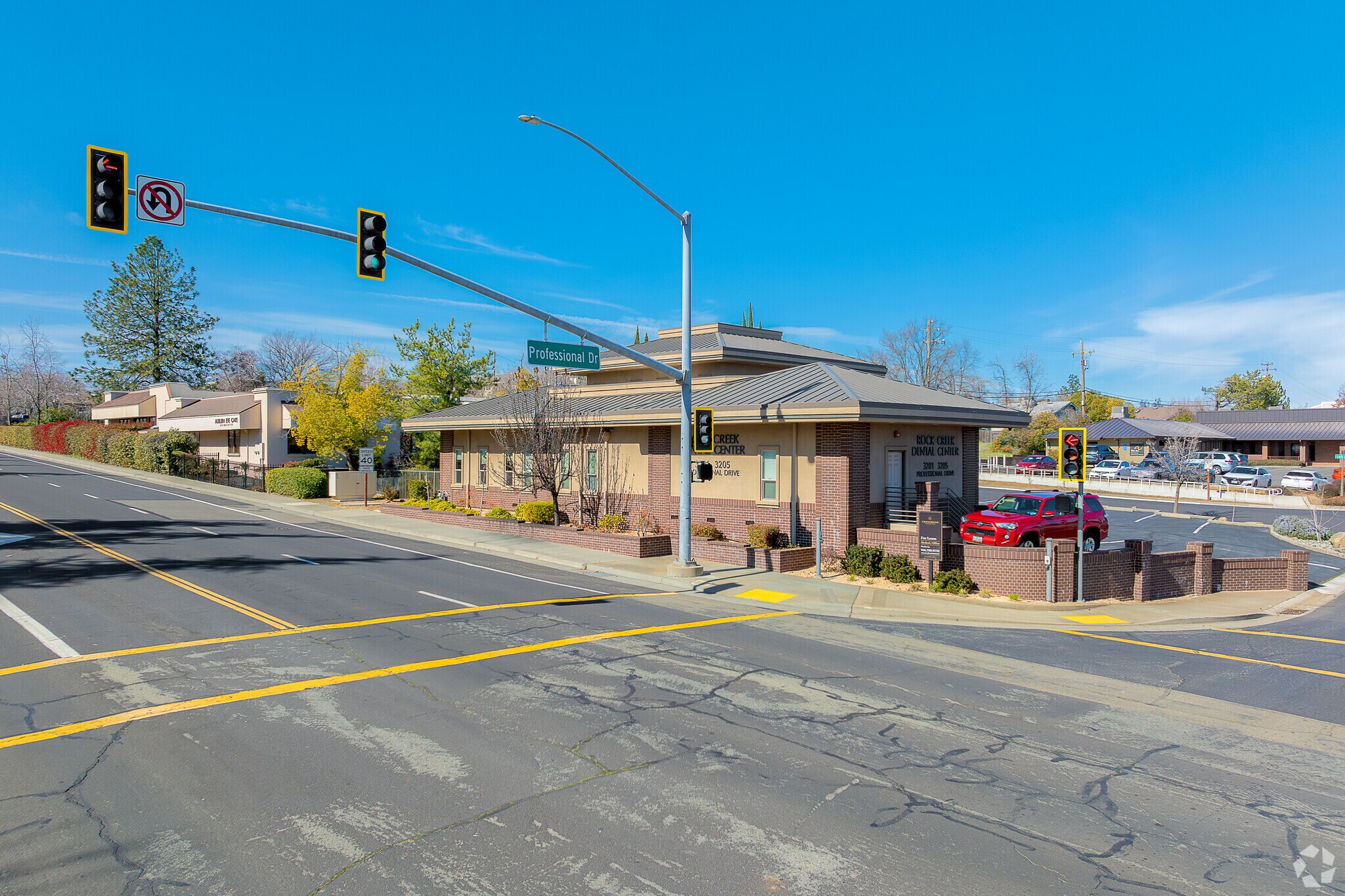 3201-3205 Professional Dr, Auburn, CA à louer Photo principale– Image 1 sur 8