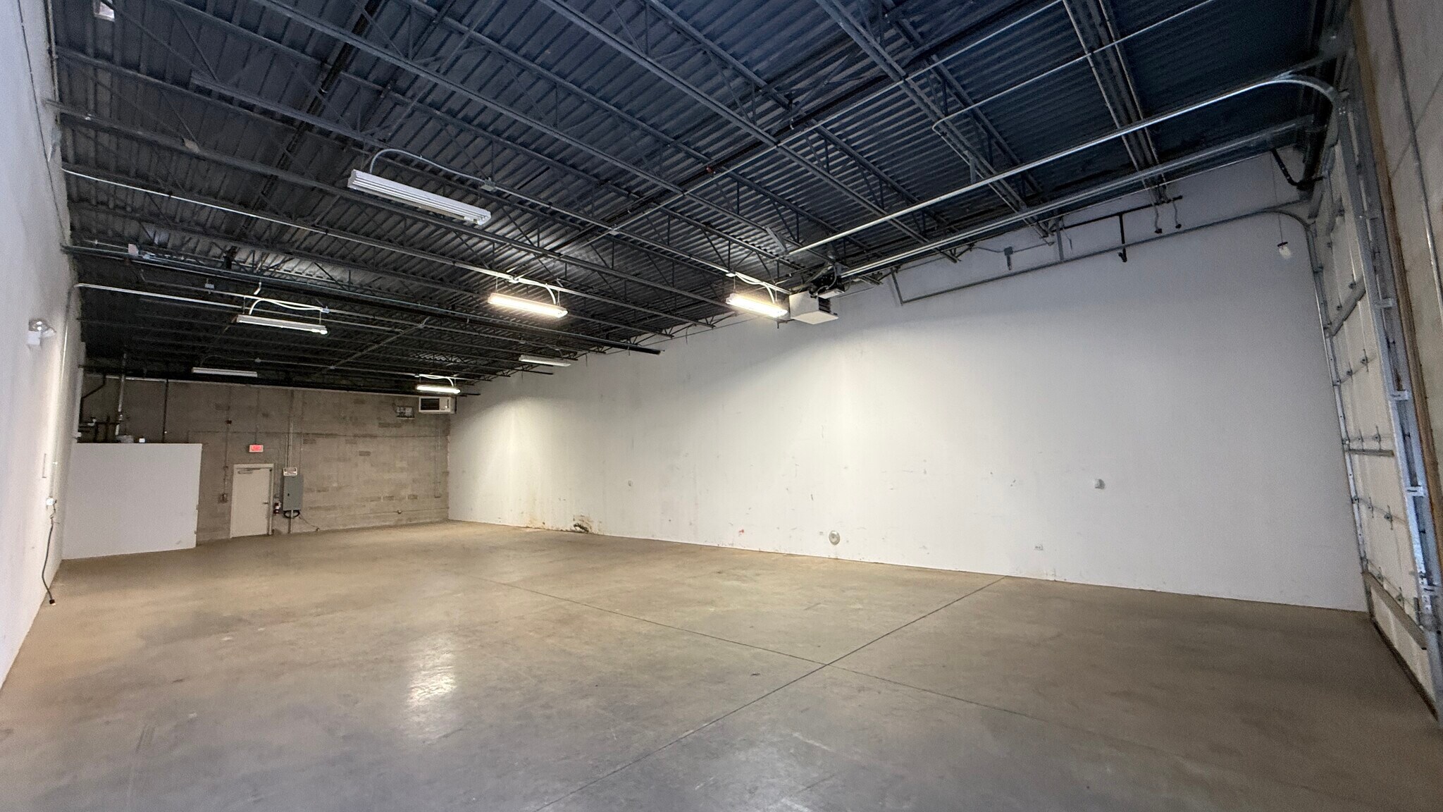 837 Oakton St, Elk Grove Village, IL à louer Photo intérieure– Image 1 sur 6