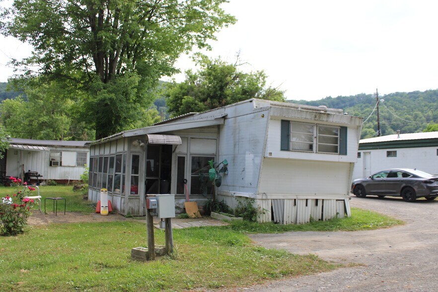 3554 Watkins Rd, Horseheads, NY à vendre - Photo de l’immeuble – Image 2 sur 25