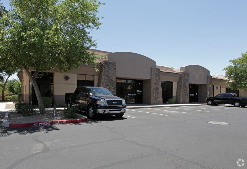 633 E Ray Rd, Gilbert, AZ à vendre - Photo de l’immeuble – Image 2 sur 11