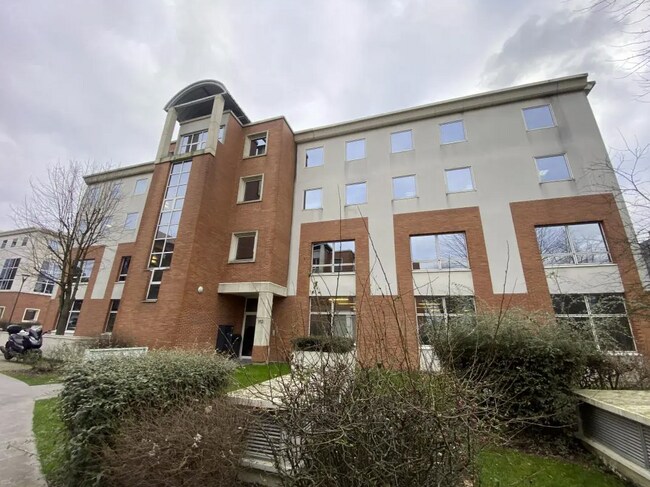 Plus de détails pour 110 Rue Du Lieutenant Petit Leroy, Chevilly-Larue - Bureau à louer