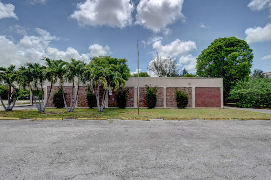 3772 S Military Trl, Lake Worth, FL à louer - Photo de l’immeuble – Image 3 sur 9