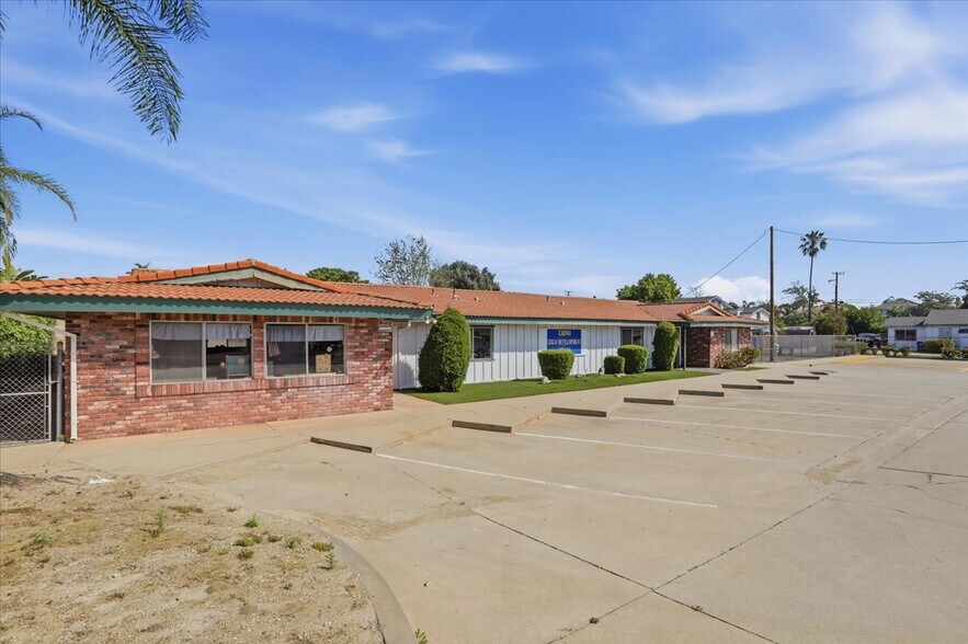 4266 Walnut Ave, Chino, CA à vendre - Photo de l’immeuble – Image 3 sur 63