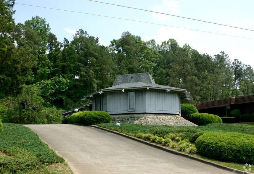 522 S Enota Dr, Gainesville, GA à louer - Photo de l’immeuble – Image 2 sur 5