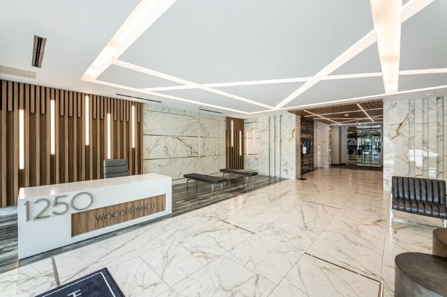 1250 Wood Branch Park Dr, Houston, TX à louer - Hall d’entrée – Image 3 sur 8