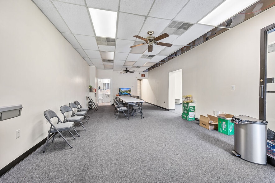 1142A S Railroad Ave, Staten Island, NY à vendre - Photo de l’immeuble – Image 3 sur 28