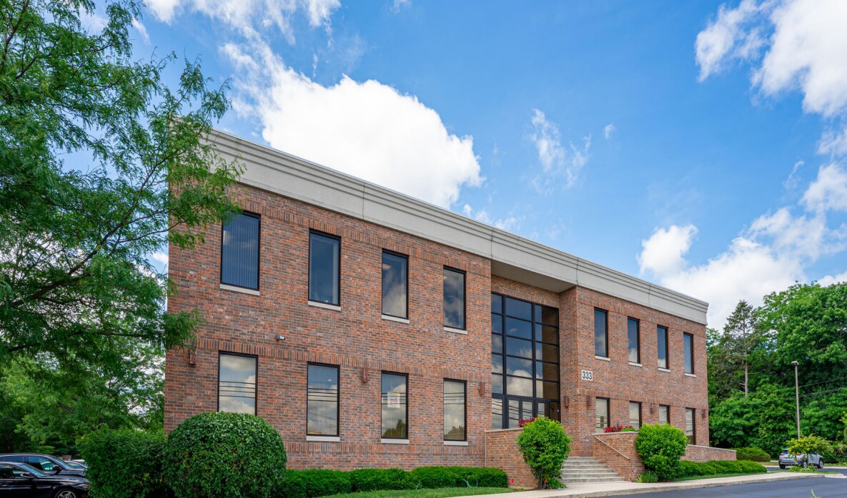 333 E Route 83, Mundelein, IL à vendre Photo de l’immeuble– Image 1 sur 5