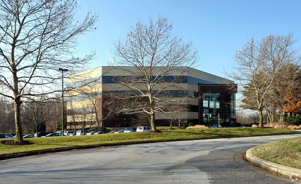 849 International Dr, Linthicum, MD à louer - Photo de l’immeuble – Image 2 sur 8