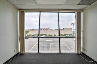 9660 Flair Dr, El Monte, CA à louer Photo intérieure– Image 1 sur 4