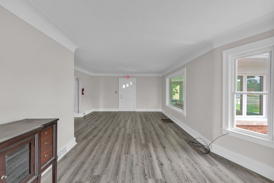 29016 Ford Rd, Garden City, MI à vendre - Photo de l’immeuble – Image 3 sur 31