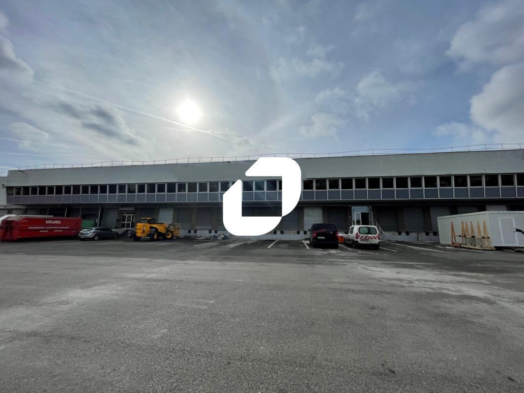 Industriel/Logistique dans Rosny-sous-Bois à louer Photo de l’immeuble– Image 1 sur 6