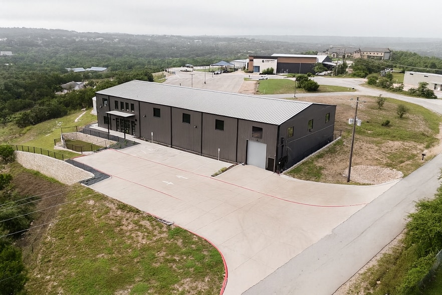 195 American Way, Dripping Springs, TX à louer - Photo de l’immeuble – Image 1 sur 25