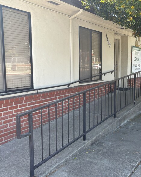 595 Estudillo Ave, San Leandro, CA à louer - Photo de l’immeuble – Image 2 sur 6