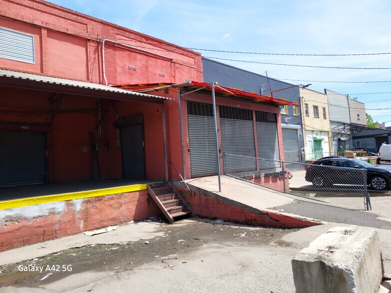212-222 Miller St, Newark, NJ à vendre - Photo de l’immeuble – Image 1 sur 7