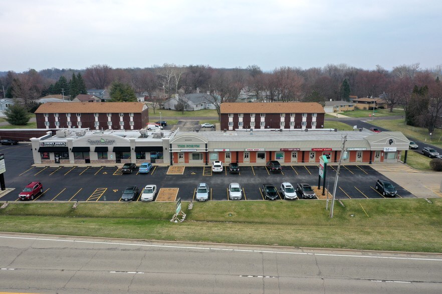 8500 N Knoxville Ave, Peoria, IL à louer - Photo principale – Image 1 sur 11