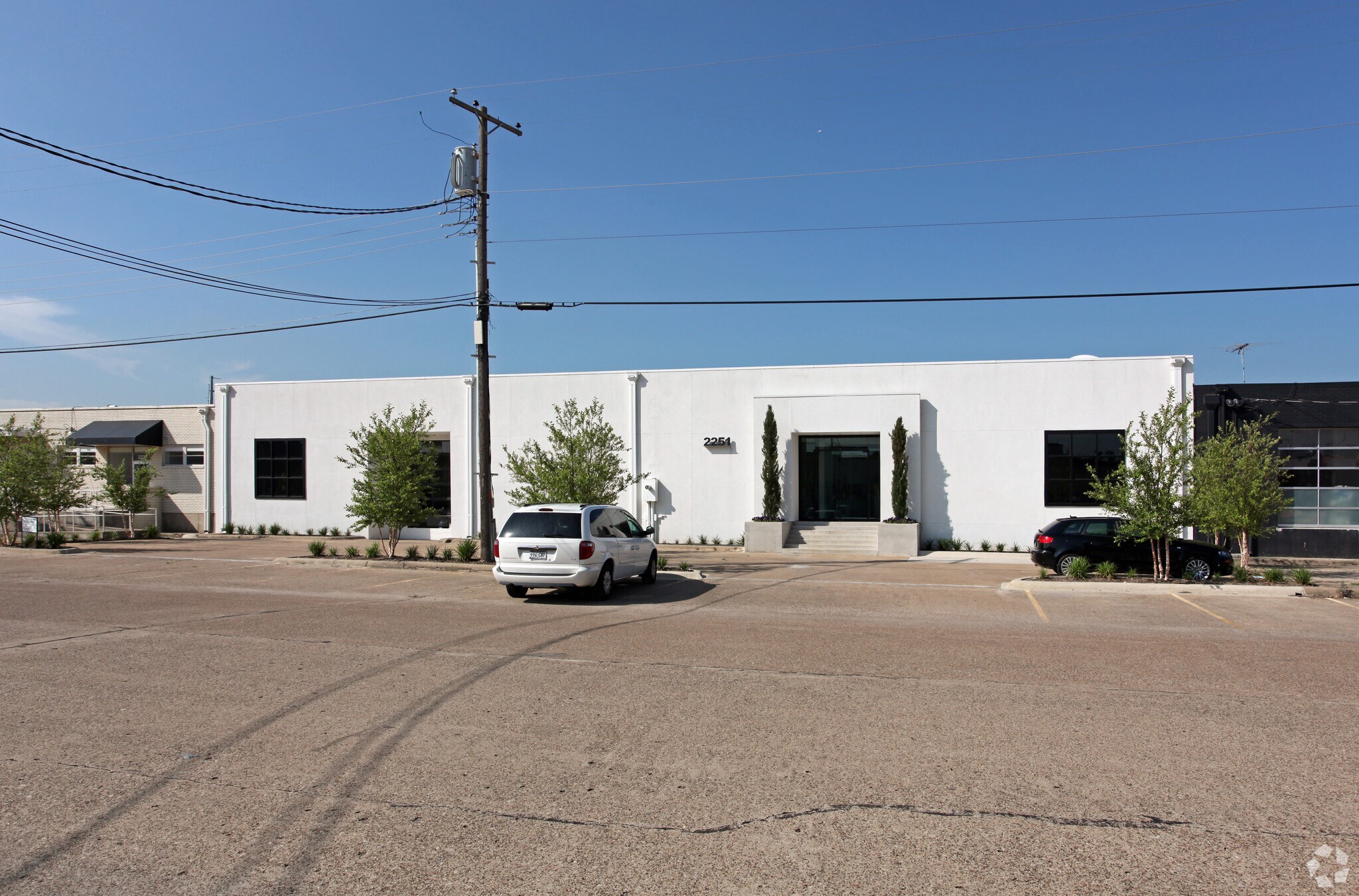 2251 Vantage St, Dallas, TX à louer Photo de l’immeuble– Image 1 sur 10