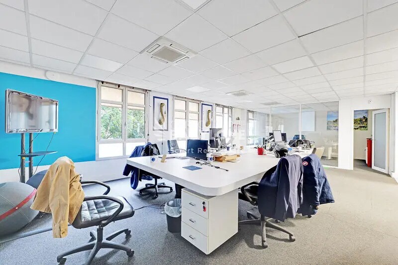 Bureau dans Neuilly-sur-Seine à louer - Photo intérieure – Image 1 sur 1