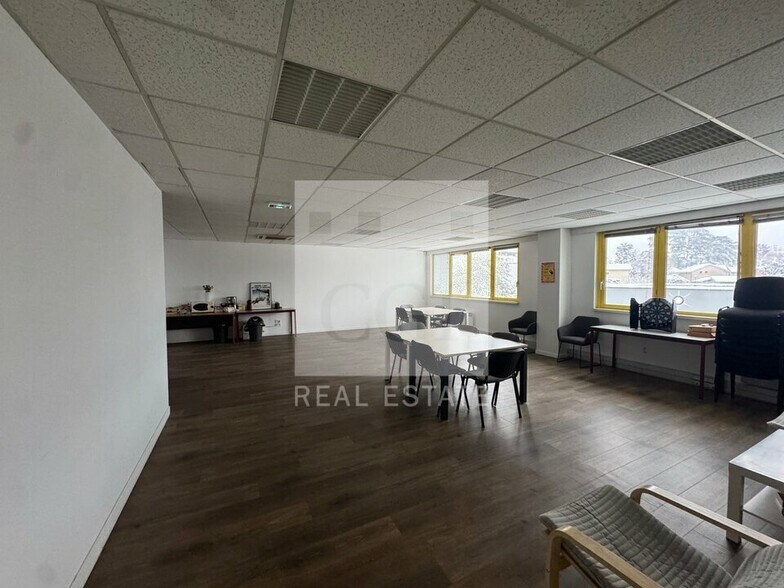 Bureau dans Saint Egreve à louer - Photo intérieure – Image 2 sur 6