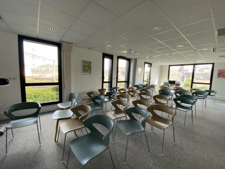 Bureau dans Rennes à louer - Photo de l’immeuble – Image 3 sur 7