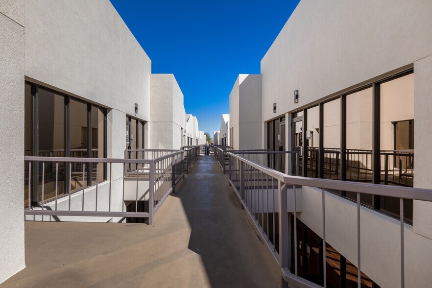 10752 N 89th Pl, Scottsdale, AZ à louer - Photo de l’immeuble – Image 2 sur 2