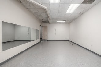 15901 Hawthorne Blvd, Lawndale, CA à louer Numérisation 3D Matterport– Image 1 sur 8