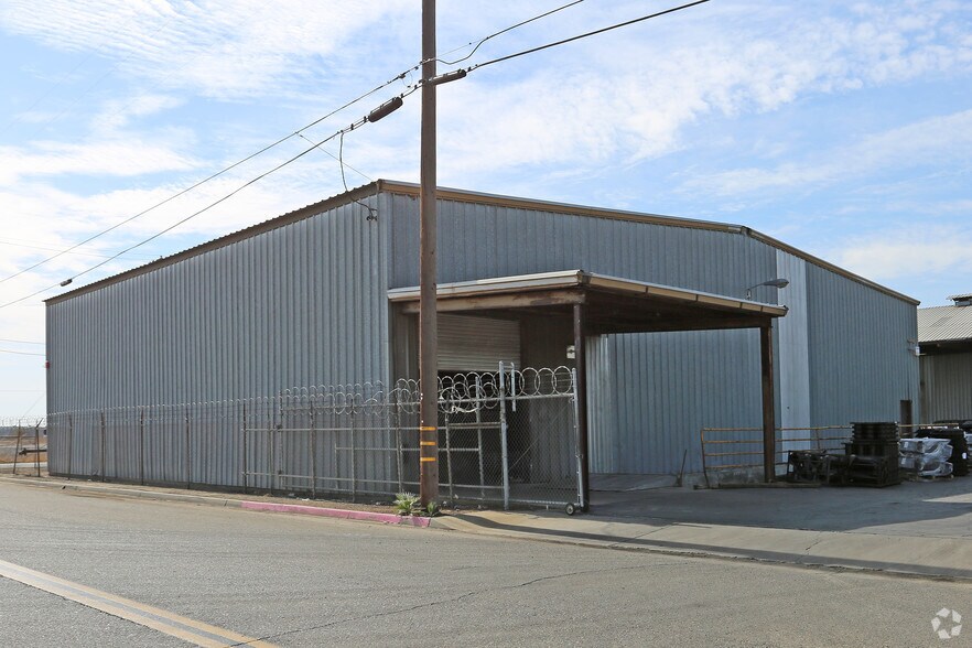 2660 S Dearing Ave, Fresno, CA à louer - Photo de l’immeuble – Image 3 sur 6