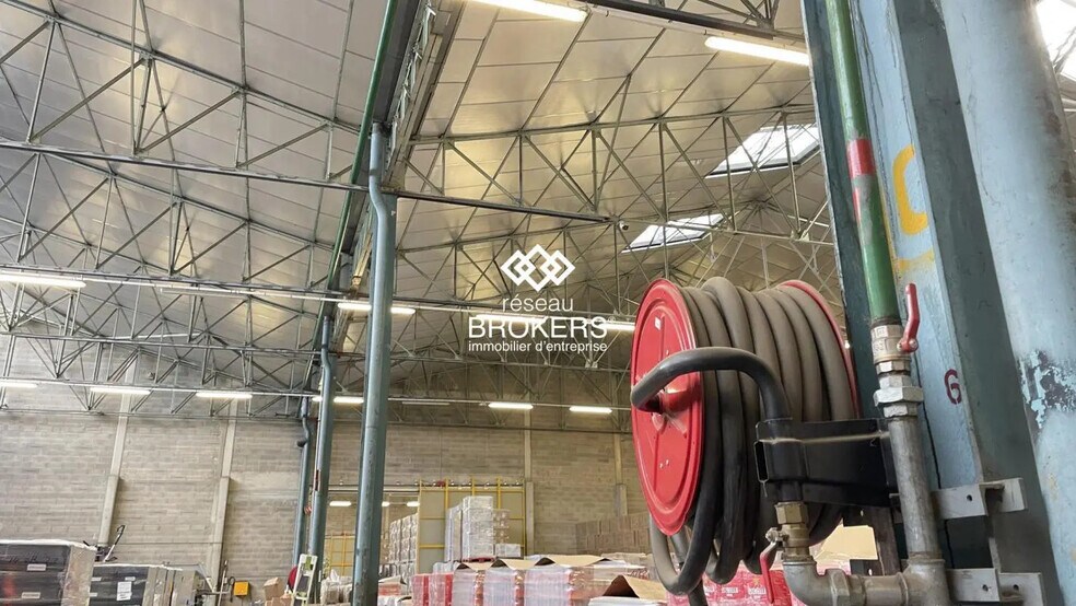 Industriel/Logistique dans Nîmes à louer - Photo de l’immeuble – Image 3 sur 3