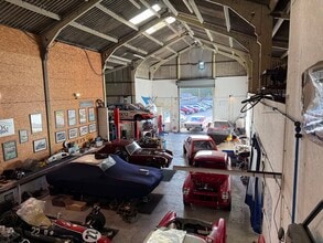 Units 13 &13b Ridge Farm, Horsham Rd, Dorking à louer Photo intérieure– Image 1 sur 7