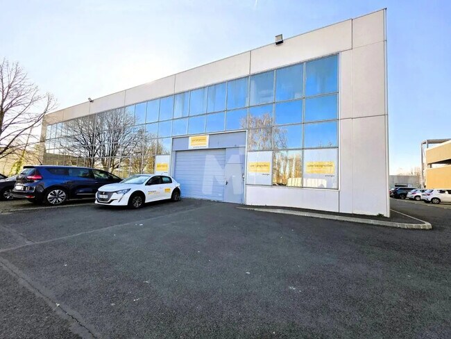 Plus de détails pour Bureau, Local d'activités à louer