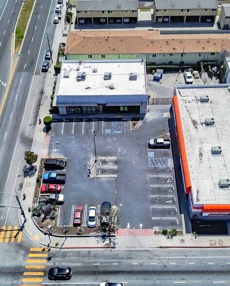 2614 N Wilmington Ave, Compton, CA à vendre - Photo de l’immeuble – Image 3 sur 4