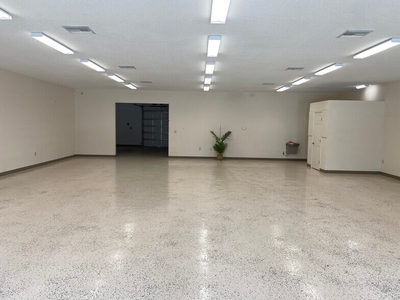 236 Avenue D SW, Winter Haven, FL à louer - Photo de l’immeuble – Image 3 sur 7