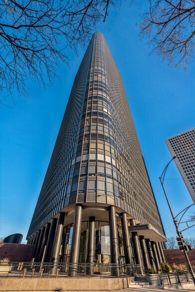 5419 N Sheridan Rd, Chicago, IL à louer - Photo principale – Image 1 sur 3