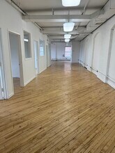 26 Bruckner Blvd, Bronx, NY à louer Photo de l’immeuble– Image 1 sur 9