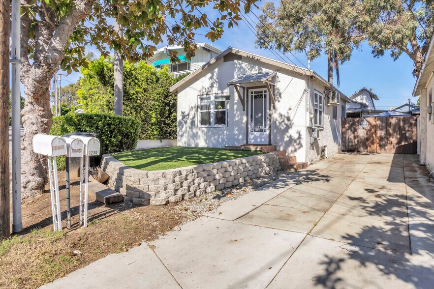 1222 Corona St, Hermosa Beach, CA à vendre - Photo de l’immeuble – Image 3 sur 21