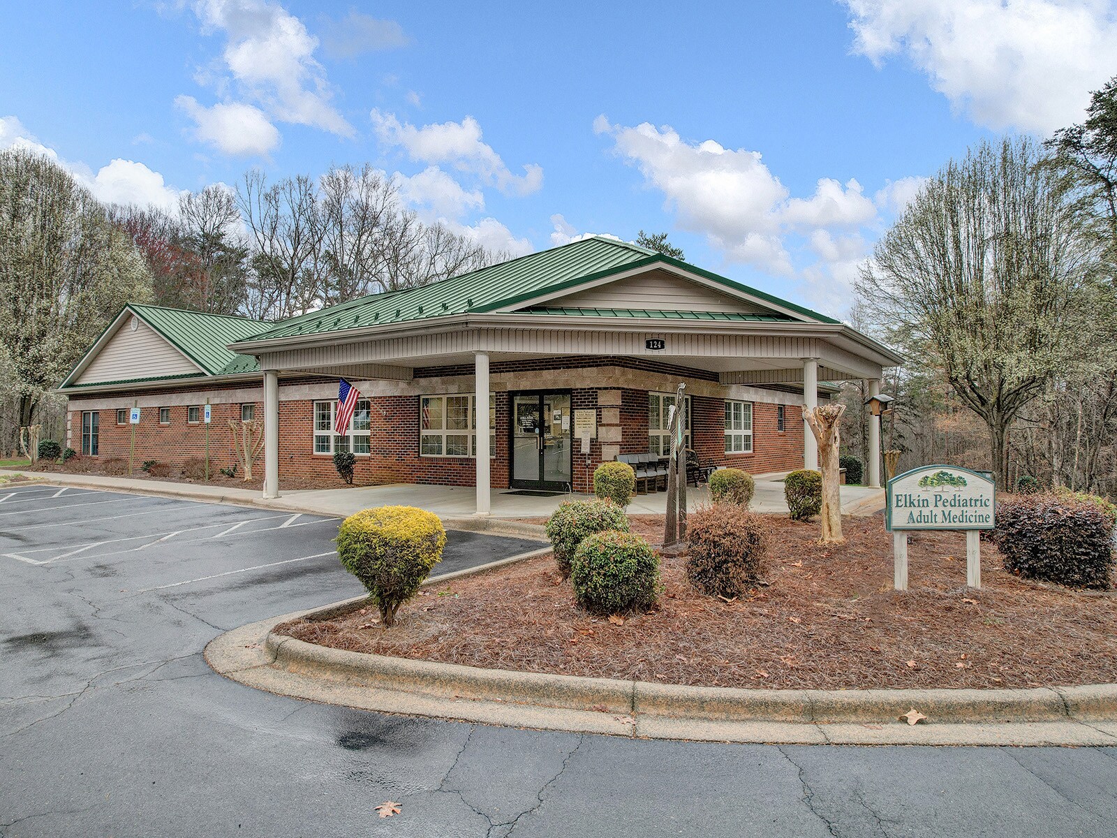 124 Samaritans Ridge Rd, Elkin, NC à vendre Photo de l’immeuble– Image 1 sur 16