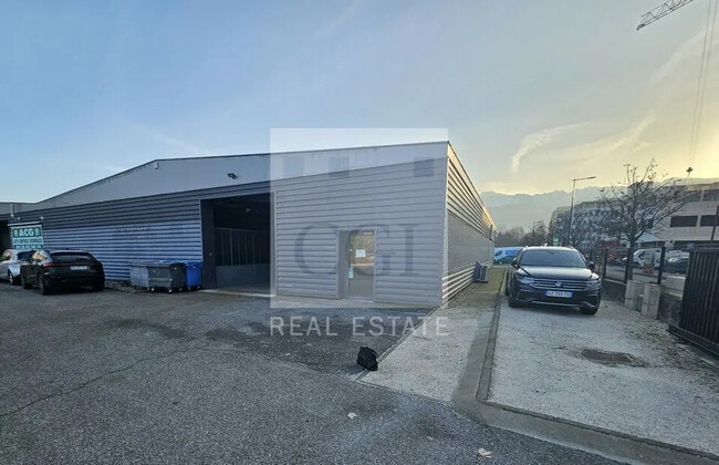 Plus de détails pour Local d'activités à louer