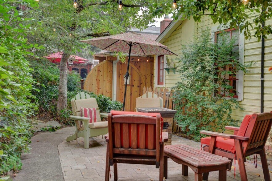 345 N 5th St, Jacksonville, OR à vendre - Photo de l’immeuble – Image 3 sur 10