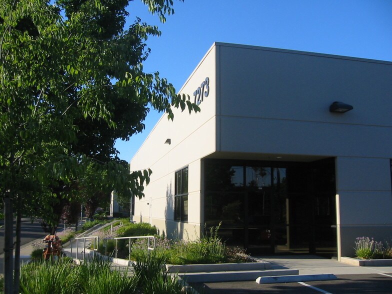 7273 14th Ave, Sacramento, CA à louer - Photo de l’immeuble – Image 2 sur 9