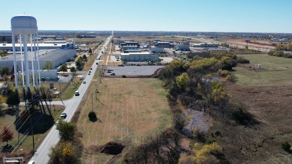 801 N Sara Rd, Yukon, OK à louer - Vidéo sur l’annonce professionnelle – Image 3 sur 7